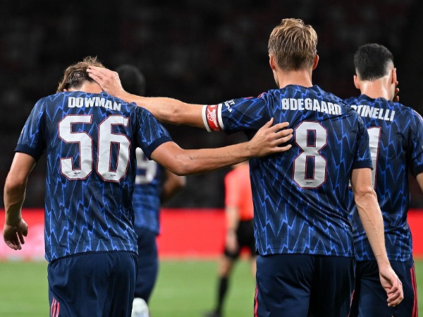 Odegaard Bimbing Marli Salmon dan Max Dowman di Tur Pramusim Arsenal
